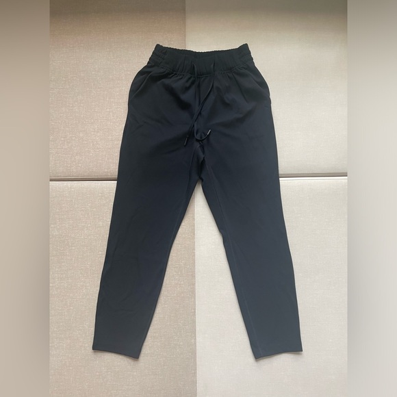 Aritzia Pants - Aritzia The Constant Helena Pant